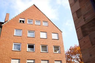 Příspěvek na bydlení čerpá 300 tisíc lidí. Stojí to 18 miliard korun - fintag.cz